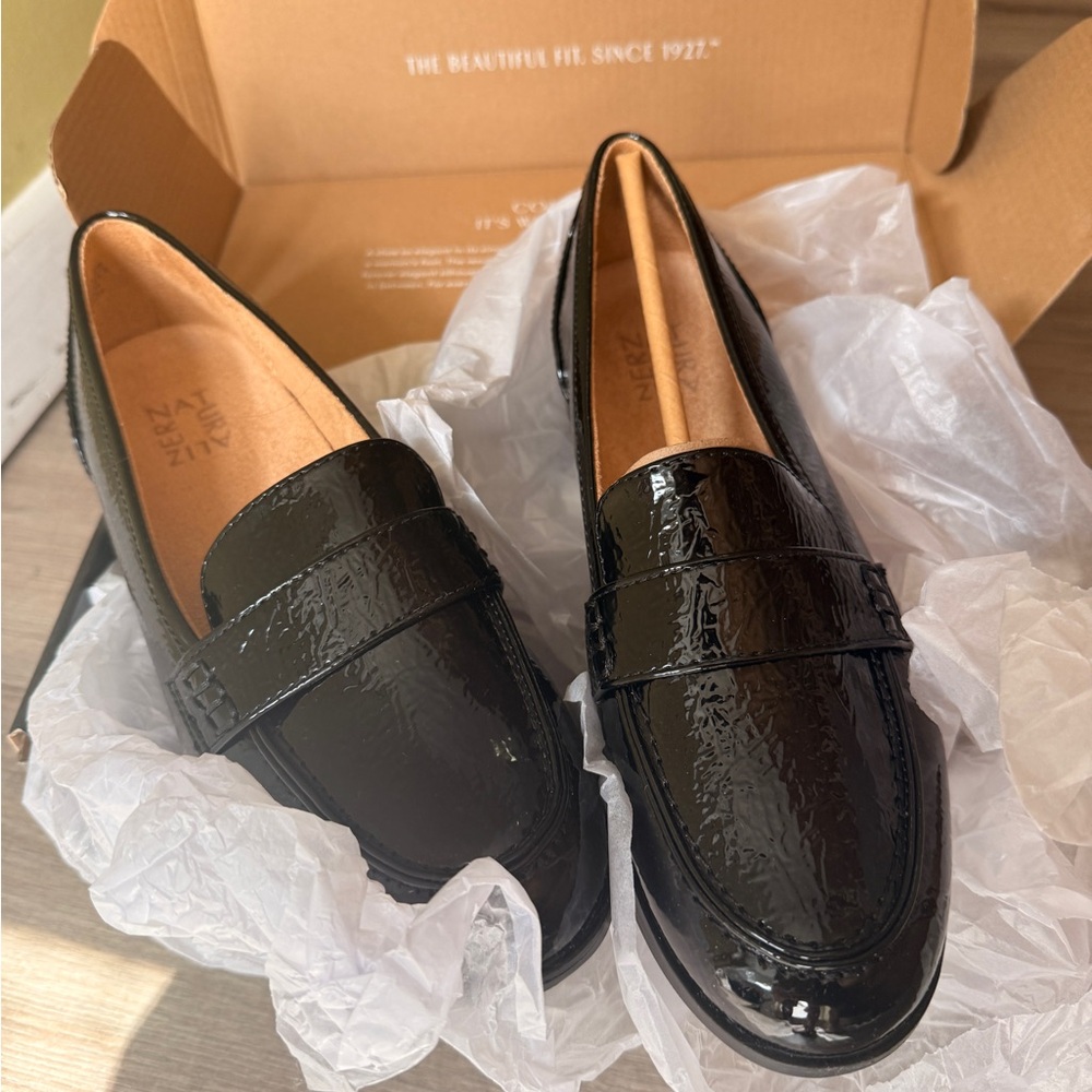 🍂FINAL SALE🍂Milo Naturalizer flat/ loafers - Picture 2 of 3
